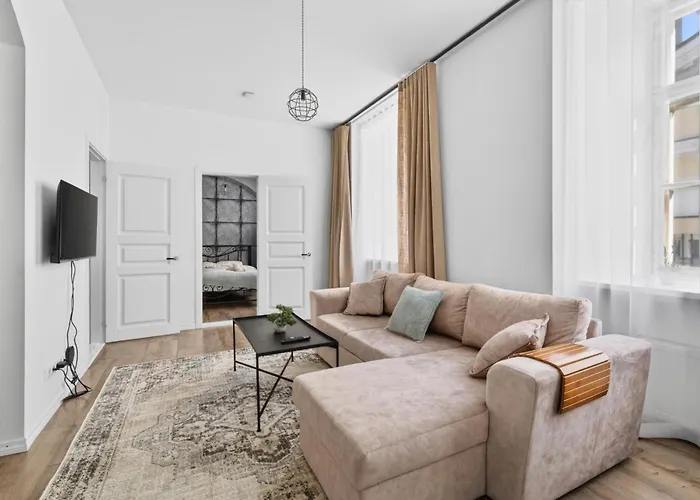 Апартаменти Old Town With 2 Bedrooms Next To Town Hall