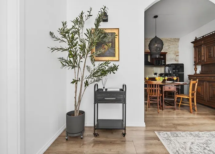 Old Town With 2 Bedrooms Next To Town Hall Таллінн