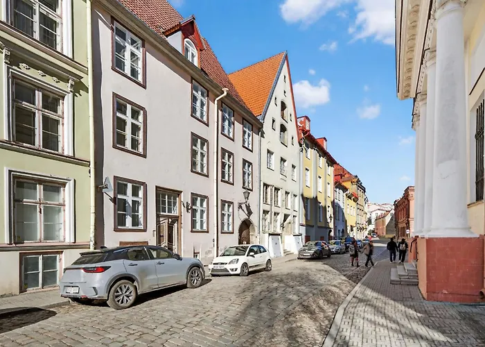 Old Town With 2 Bedrooms Next To Town Hall * Таллінн