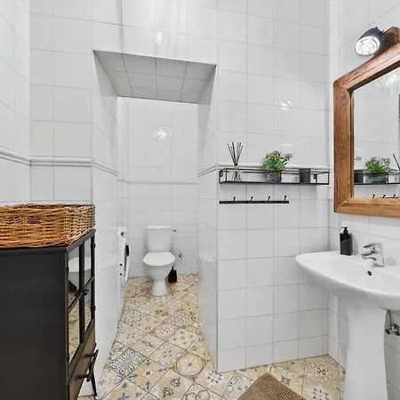 Old Town With 2 Bedrooms Next To Town Hall Διαμέρισμα *