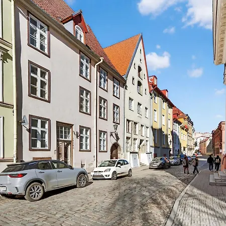 Old Town With 2 Bedrooms Next To Town Hall * Tallinn