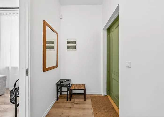 Old Town With 2 Bedrooms Next To Town Hall *