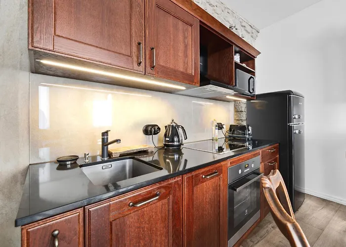 Old Town With 2 Bedrooms Next To Town Hall