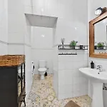 Old Town With 2 Bedrooms Next To Town Hall Lägenhet *